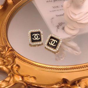 Simple full diamond earrings